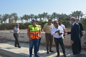 بدء أعمال تكسير السلالم الخرسانية لكوبري مُشاة وابور الثلج