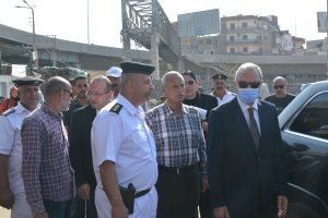 بدء أعمال تكسير السلالم الخرسانية لكوبري مُشاة وابور الثلج