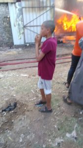 السيطرة على حريق اندلع في مصنع للقطن بالقناطر الخيرية - صور