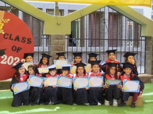 استمرار فرحة براعم شبان بنها بالتخرج... سيشن للأطفال 