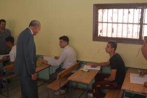 محافظ القليوبية يتفقد لجان الدبلومات الفنية - صور