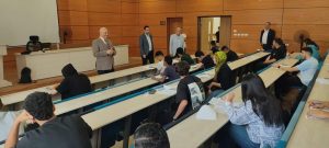 رئيس جامعة بنها يتفقد سير الامتحانات بالجامعة الأهلية بالعبور - صور