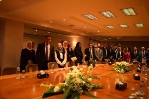 تكريم الدكتورة أماني إبراهيم وفريق العمل على جهودهم في حياة كريمة