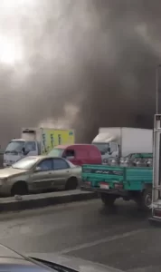 صور - السيطرة على حريق داخل جراج سيارات نقل الوقود بالقليوبية