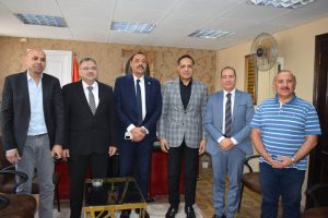 نواب شبرا الخيمه يلتقون بممثل وزارة البترول ورئيس حي شرق لحل مشكلة القمامة