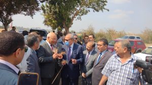 صور - محافظ القليوبية يفتتح موسم حصاد القمح بمزارع كلية الزراعة بمشتهر