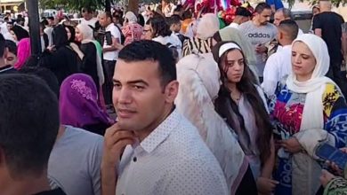 بلالين وصور تذكارية .. أهالي بنها يحتفلون بالعيد على كورنيش النيل