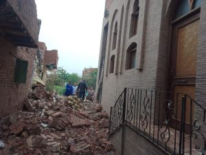 بسبب سوء الأحوال الجوية .. سقوط مأذنة مسجد وأشجار وميل أعمدة إنارة بالقليوبية