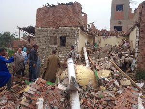 بسبب سوء الأحوال الجوية .. سقوط مأذنة مسجد وأشجار وميل أعمدة إنارة بالقليوبية