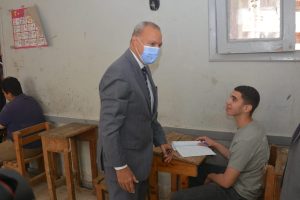 محافظ القليوبية يتفقد لجان الثانوية الأزهرية للاطمئنان على سير الامتحانات 