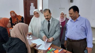 نائب رئيس جامعة بنها يتفقد الامتحانات بكلية التربية