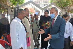 محافظ القليوبية يودع الفوج الثاني من حجاج الجمعيات