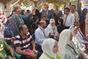 محافظ القليوبية يودع الفوج الثاني من حجاج الجمعيات