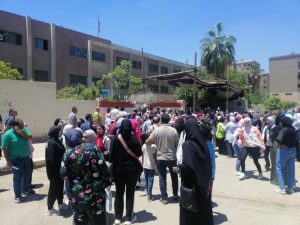صعب وطويل .. تباين آراء طلاب الثانوية حول امتحان الكيمياء والجغرافيا بالقليوبية