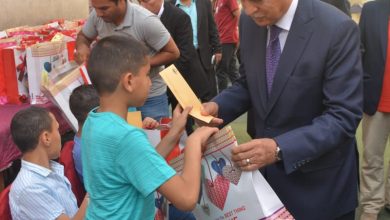 محافظ القليوبية يقدم الهدايا للأيتام والمسنين والأطقم الطبية بمناسبة عيد الأضحى محافظ القليوبية يقدم الهدايا للأيتام والمسنين والأطقم الطبية بمناسبة عيد الأضحى