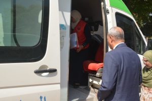 محافظ القليوبية يُقدم الهدايا للأطفال والمواطنين بحدائق مدينة القناطر الخيرية