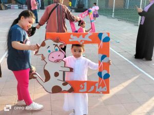 الأطفال يزينون احتفالات شبان بنها بالعيد.. صور