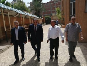 نائب رئيس جامعة بنها يتفقد سير الامتحانات بكليتي الآداب والعلوم (صور)