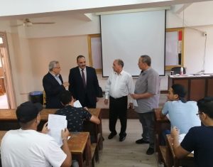 نائب رئيس جامعة بنها يتفقد سير الامتحانات بكليتي الآداب والعلوم (صور)