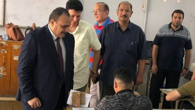 نائب رئيس جامعة بنها يتفقد سير الامتحانات بكليتي الآداب والعلوم (صور)