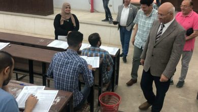 رئيس جامعة بنها يتفقد لجان الامتحانات بكليتي التجارة والآداب