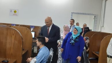 رئيس جامعة بنها يتفقد لجان الامتحانات بـ 3 كليات (صور)