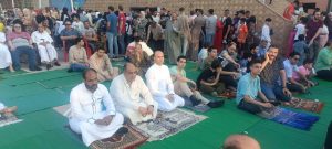 رئيس هيئة الشبان العالمية يؤدي صلاة عيد الأضحي.. صور