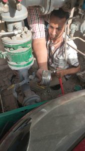 اصطدام سيارة بكابينة غاز بمساكن الكابلات بشبرا الخيمة