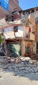 انهيار بلكونة عقار ببنها وقرار بإخلاء المبنى