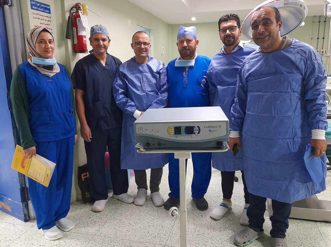 دفعة 2006 بكلية الطب البشري ببنها تتبرع بجهز خاص بجراحات العيون لمستشفى الأطفال التخصصي