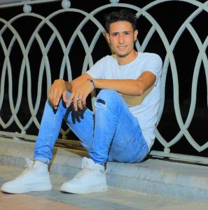 لديها 3 أبناء والمتوفي أصغرهم.. مصرع أشهر بائعة تين ونجلها في حادث