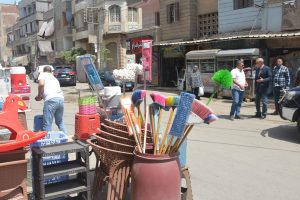 محافظ القليوبيه يشن حملة لإزالة الإشغالات بعزبة السوق بمدينة بنها 