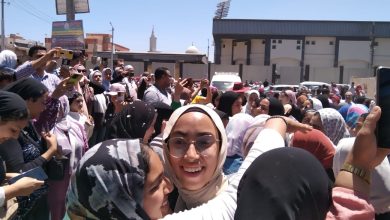 بالزغاريد والبلالين.. طلاب الثانوية العامة بالقليوبية يحتفلون بانتهاء ماراثون الامتحانات (صور) بالزغاريد والبلالين.. طلاب الثانوية العامة بالقليوبية يحتفلون بانتهاء ماراثون الامتحانات (صور)