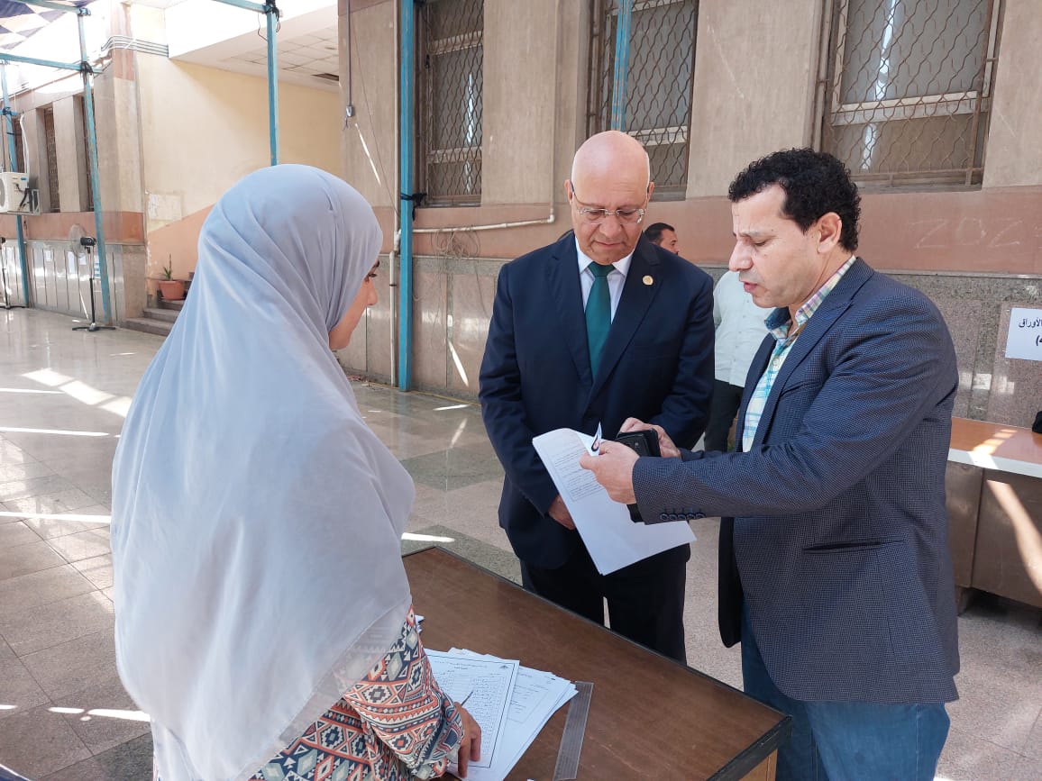 رئيس جامعة بنها يتفقد اختبارات القدرات بكليتي التربية الرياضية والفنون التطبيقية (صور) رئيس جامعة بنها يتفقد اختبارات القدرات بكليتي التربية الرياضية والفنون التطبيقية (صور)