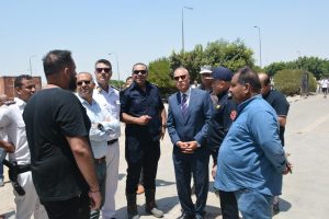 محافظ القليوبية يكشف تفاصيل حريق مصنع الأثاث بالعبور (صور)