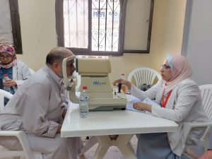 محافظ القليوبية ورئيس جامعة بنها يتفقدان مبادرة "احنا معاك" لرعاية الأسرة المصرية