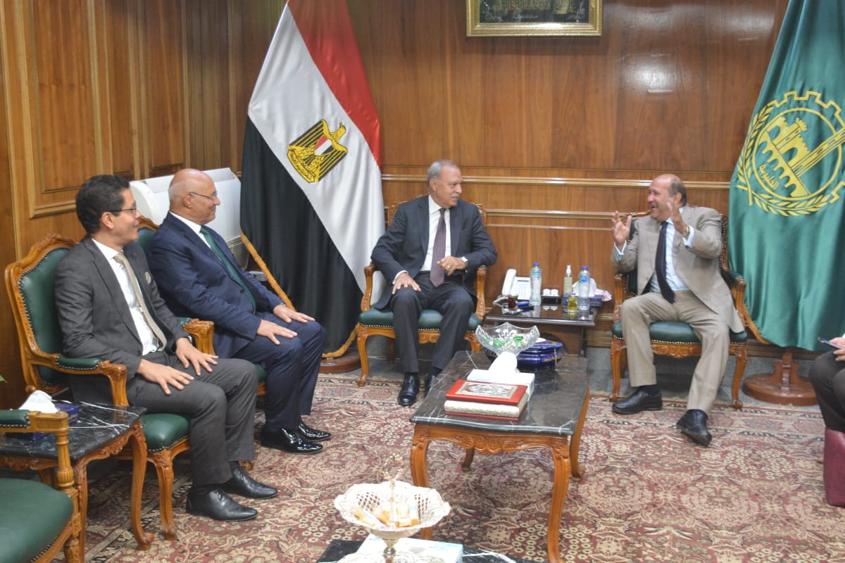 محافظ القليوبية يتابع متابعة تنفيذ المرحلة الثانية من مبادرة المشروعات الخضراء والذكية 