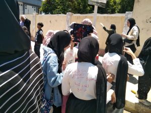 "لقد وقعنا في الفخ".. تيشرتات موحدة لطالبات القليوبية بعد انتهاء ماراثون امتحانات الثانوية العامة 