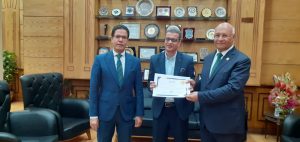 رئيس جامعة بنها يكرم المشاركين في إعداد الخطة البحثية الجديدة للجامعة 2023 – 2030