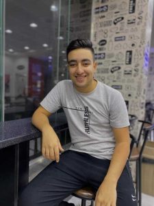 الرابع على الثانوية العامة: كنت مرعوب وربنا مضيعش تعبي (صور) 