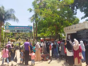 في رابع أيام العيد .. حدائق القناطر تواصل استقبال المواطنين (صور)