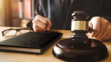 المشدد 5 سنوات لـ 5 متهمين كونوا تشكيلًا عصابيًا لسرقة المواطنين بالإكراه بالقليوبية المشدد 5 سنوات لـ 5 متهمين كونوا تشكيلًا عصابيًا لسرقة المواطنين بالإكراه بالقليوبية