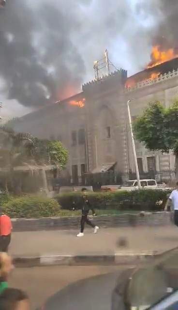 نشوب حريق في مبنى وزارة الأوقاف بالقاهرة - صور نشوب حريق في مبنى وزارة الأوقاف بالقاهرة - صور