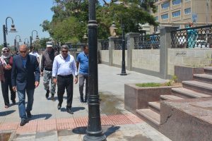 محافظ القليوبية يتفقد مشروعات مدينة بنها (صور)