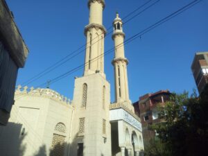 الشيخ عبدالعظيم زاهر أحد أعلام التلاوة في مصر .. ذكريات يرويها نجله من مسقط رأسه ببنها