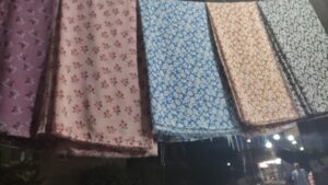 «جلابية العمار»الزي الرسمي في قرية المشمش اعرف أسرارها من صناعها