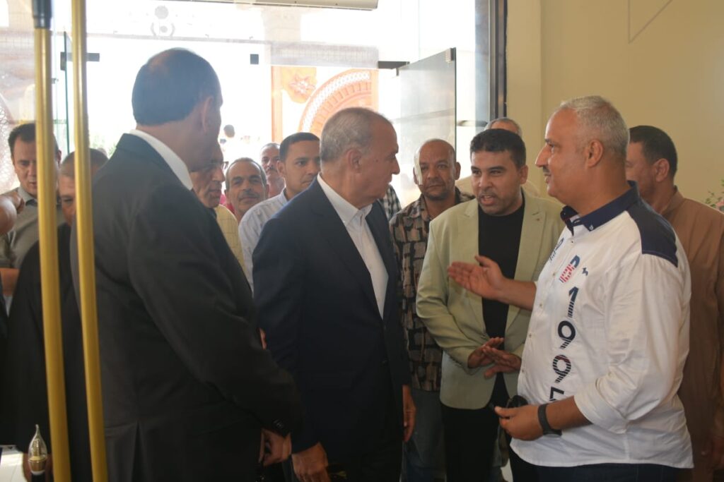 محافظ القليوبية يتفقد ويفتتح عددا من المشروعات الخدمية بمدينة بنها (صور) محافظ القليوبية يتفقد ويفتتح عددا من المشروعات الخدمية بمدينة بنها (صور)