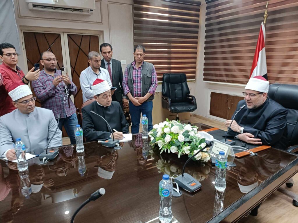 انطلاق مشروع إنارة المساجد الكبري بالطاقة الشمسية النظيفة انطلاق مشروع إنارة المساجد الكبري بالطاقة الشمسية النظيفة