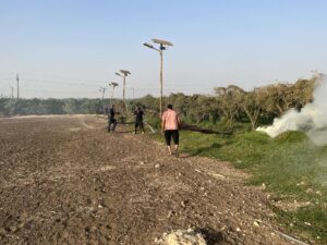 السيطرة على حريق هائل داخل أرض زراعية بمنطقة كفر الأربعين ببنها (صور)