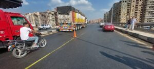 هبوط جزئي محدود في كوبري بنها على الطريق الزراعي (صور)